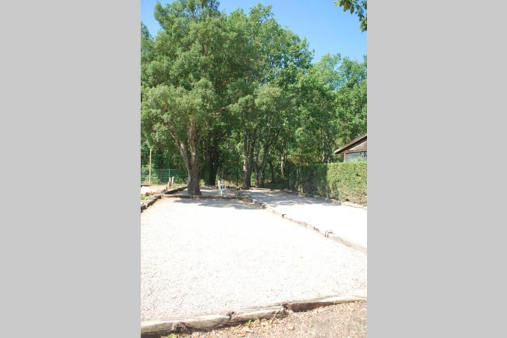 Mazet dans résidence avec piscine Bagnols-en-Forêt Extérieur photo